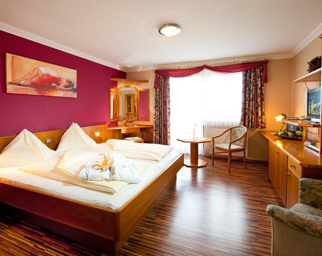 Hotel Winzer Wellness & Kuscheln Занкт-Ґеорґен-ім-Аттерґау Екстер'єр фото